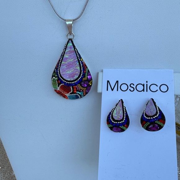 NWT Mosaico Austrian Crystal pendant necklace & earrings 💕💕 new line! 💕💕 - Picture 5 of 13